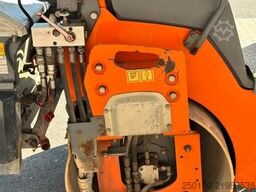 HAMM HD12 VV Tandemwalze mit Streuer