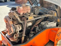 HAMM HD12 VV Tandemwalze mit Streuer