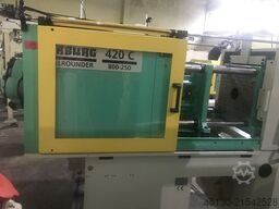 Arburg 420C 800-250 mit dem Angußpicker