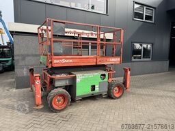 SKYJACK SJ 6832RT Schaarhoogwerker / Scissor / Arbeitsbuhne 2015 4X4 Kubota Diesel 12M