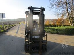 Nissan 1,5 Ton.- Seitenschieber + Duplex-Freisichtmast 3,