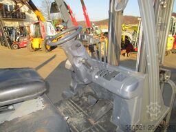 Nissan 1,5 Ton.- Seitenschieber + Duplex-Freisichtmast 3,