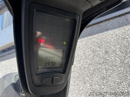 LINDE H18T-01 Triplo 490 Freelift / Sideshift LPG 2012