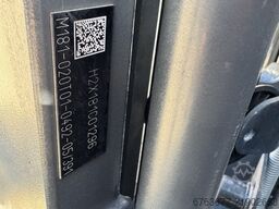 LINDE H18T-01 Triplo 490 Freelift / Sideshift LPG 2012