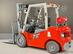 Heli CPYD35-G3- GAS  2,5t 3,3m Hub - KUBOTA - Garantie