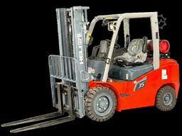 Heli CPYD35-G3- GAS  2,5t 3,3m Hub - KUBOTA - Garantie
