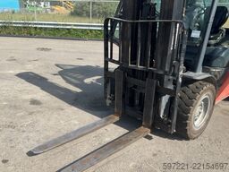 Toyota 02-8FDJ35 Dieselstapler