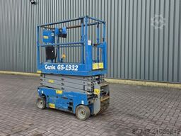 Genie GS1932 Electric, Working Height 7.8 m, 227kg Capac