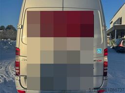 Mercedes-Benz Sprinter 515 minibus – 17 seats
