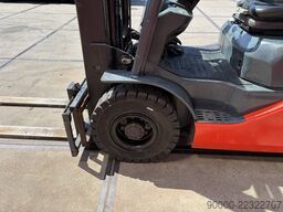 Toyota 02-8FGF25 2500 kg LPG heftruck