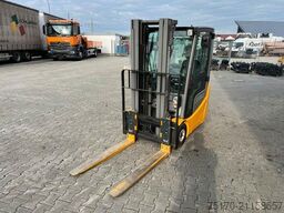 Jungheinrich EFG 215 / Triplex: 4.25m! / SS / 4.029h