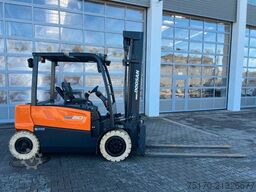 Doosan B50XC-7 / nur 230h! / SS / Zinkenverstellung