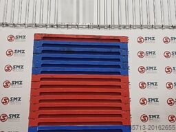 Diversen Occ lot van 16 plastieken bakken