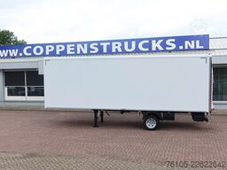 Veldhuizen P 47-3. Gesloten + Dhollandia 1.000 kg