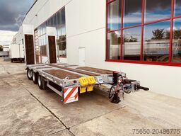 Möslein TT 31  31 t Tridem- Tieflader 3 Achs, 8 m LadeflächeNeufahrzeug