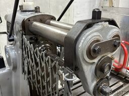 Adcock & Shipley 2E Universal Milling Machine