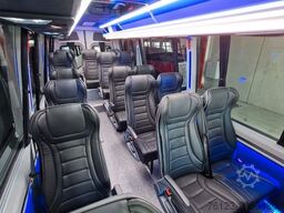 MERCEDES-BENZ 519 Allrad 4 x 4 Vorlauffahrzeug neue ADA