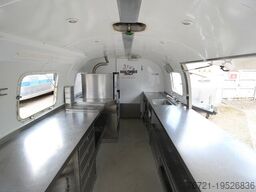 Airstream Land Yacht Sovereign Catering + Foodtrailer