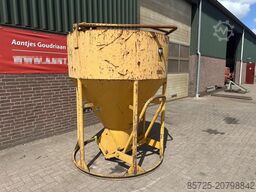  betonstortkubel staand rond onderlosser - Gebruikt