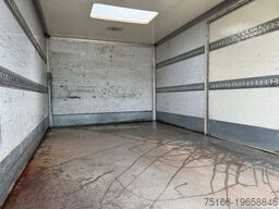 MERCEDES-BENZ ATEGO 815 Koffer 4,30 m Ladebordwand 1,5 T*AHK