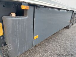 SCHMITZ CARGOBULL SKO24 ThermoKing SLXi 300