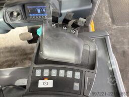 Jungheinrich EFG 215  Triplex