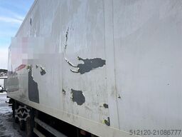 Schmitz Cargobull box semi-trailer with Carrier unit