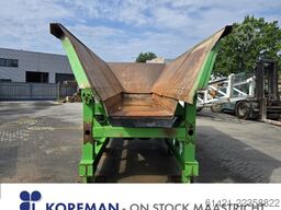 Kleemann hopper with vibrating chute