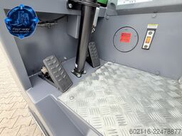 Combilift CB4000 GAS TRIPLEX 6800 POSITIONER CABIN