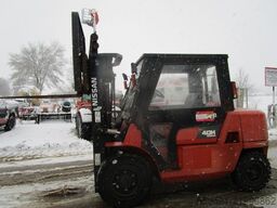 Nissan 4 Ton.-Triplex-FH 4,5m + Seitenschieber