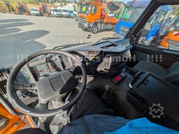 VOLVO FM12-380 / 8X4 / 28m Hiab Kran / WINCH