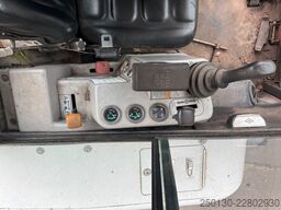 BOBCAT X 325 Gummikette/Tiefenlöffel/Grabenlöffel 1999