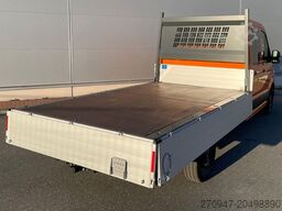 MAN TGE 3.180 Pritsche DOKA LR 4x4 ACC LED SHZ Diff.