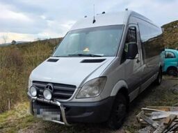 Mercedes-Benz Sprinter 518 w/ 17 seats. Eu-approved.