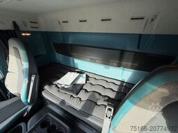VOLVO FM 370 Fernverkehr Kühlk.7,8m LBW RMOKING