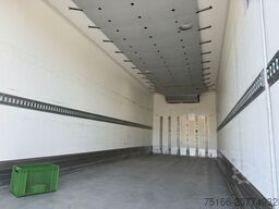 VOLVO FM 370 Fernverkehr Kühlk.7,8m LBW RMOKING