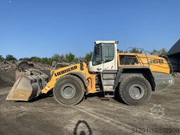 LIEBHERR L566 X-Power