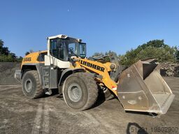 LIEBHERR L566 X-Power