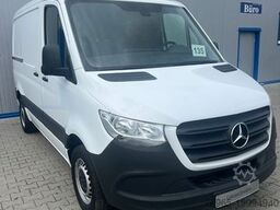 MERCEDES-BENZ Sprinter 211 KOMPAKT 6-GANG KLIMA 3-SITZER AHK