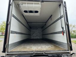 MERCEDES-BENZ Antos 1832 Tiefkühlkoffer mit Ladebordwand