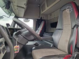 Volvo FM 420 Globetrotter 6x2 - Box with sidedoors - ...
