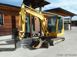 Takeuchi TB 235 mit Powertilt