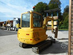 Takeuchi TB 235 mit Powertilt