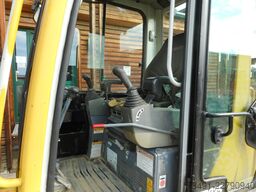 Takeuchi TB 235 mit Powertilt