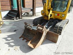 Takeuchi TB 235 mit Powertilt