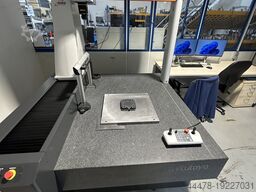 Mitutoyo CNC KMG CRYSTA-Apex V9108