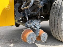 UNIMOG 427/21 Schienenreiniger