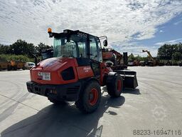 Kubota R065W