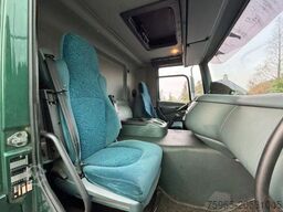 DAF CF 65.250 EURO 3 MANUAL GEARBOX LAMBOO ISOLATED