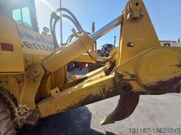 Komatsu D155-6R (4 pieces available in Abu Dhabi)